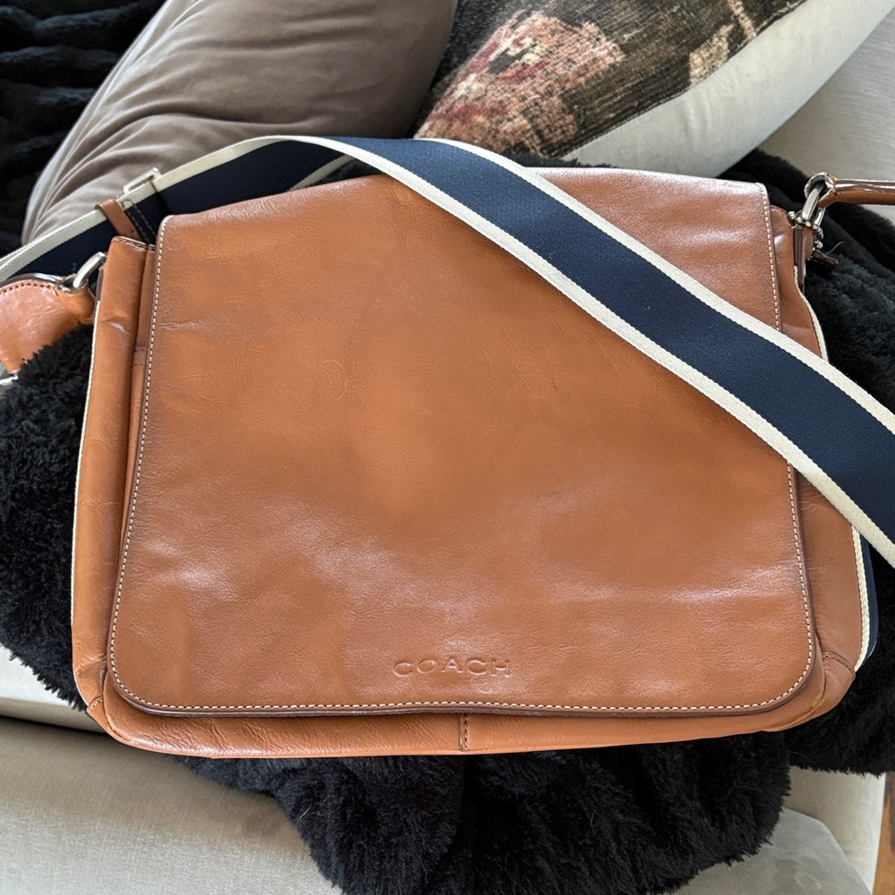 Coach Brown Leather crossbody Messenger Bag with Navy & White Strap